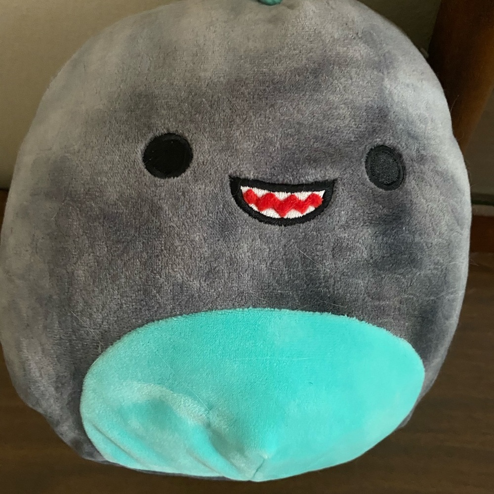 Cheuy 8” squishmallow